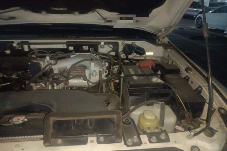Used Mitsubishi Pajero 2019 3.0L Automatic Comfort Edition Engine Bay Left