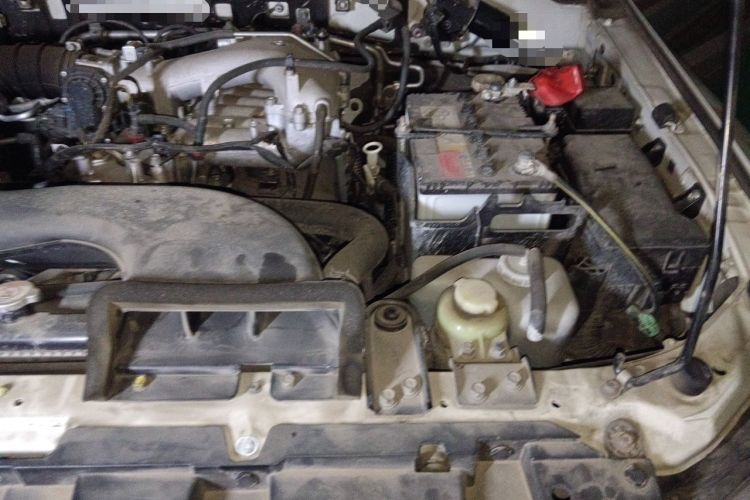 Used Mitsubishi Pajero 2019 3.0L Automatic Comfort Edition Engine Bay Left