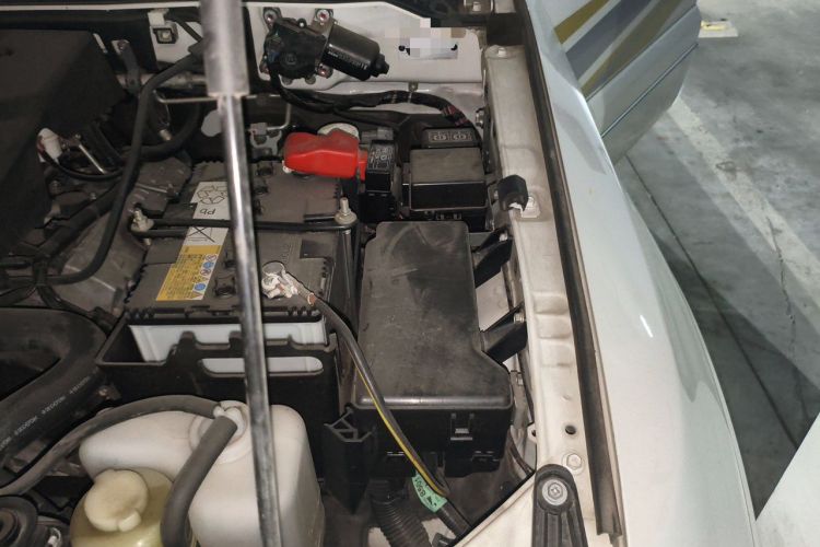 Used Mitsubishi Pajero 2019 V97 3.8L 5-Door GLS Sunroof Dual Differential – Middle East Engine Bay Left