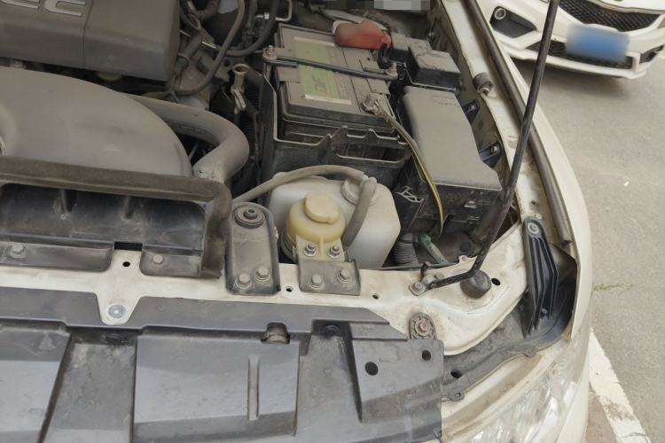 Used Mitsubishi Pajero  Engine Bay Left