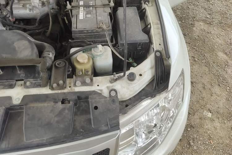 Used Mitsubishi Pajero 2019 3.0L Automatic Standard Edition Engine Bay Left