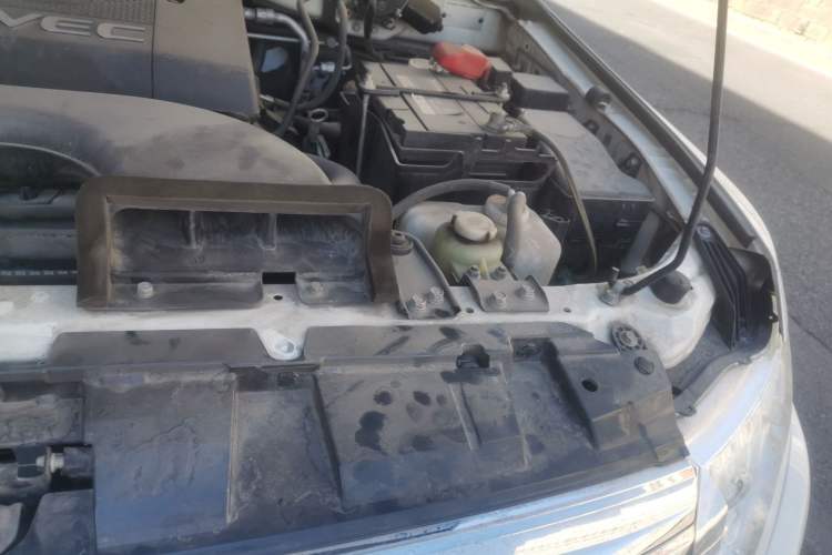 Used Mitsubishi Pajero  Engine Bay Left