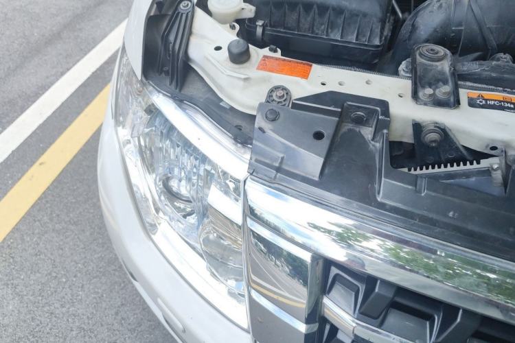Used Mitsubishi Pajero  Engine Bay Right