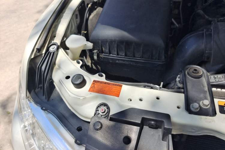 Used Mitsubishi Pajero 2019 3.0L Automatic Comfort Edition Engine Bay Right