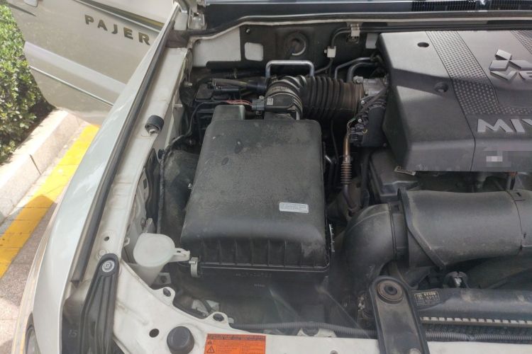 Used Mitsubishi Pajero 2019 3.0L Automatic Prestige Edition Engine Bay Right