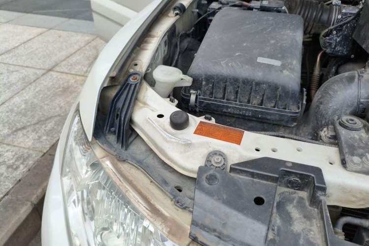Used Mitsubishi Pajero  Engine Bay Right