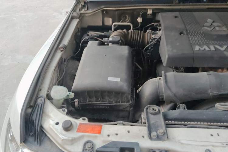 Used Mitsubishi Pajero 2019 V97 3.8L 5-Door GLS Sunroof Dual Differential – Middle East Engine Bay Right