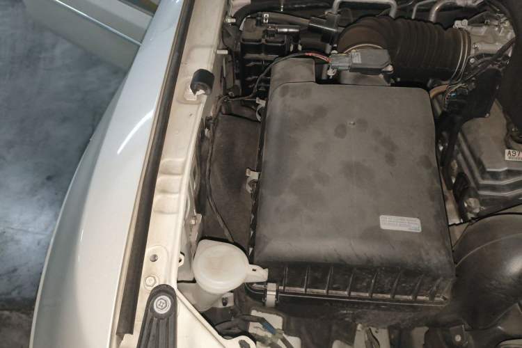 Used Mitsubishi Pajero 2019 V97 3.8L 5-Door GLS Sunroof Dual Differential – Middle East Engine Bay Right
