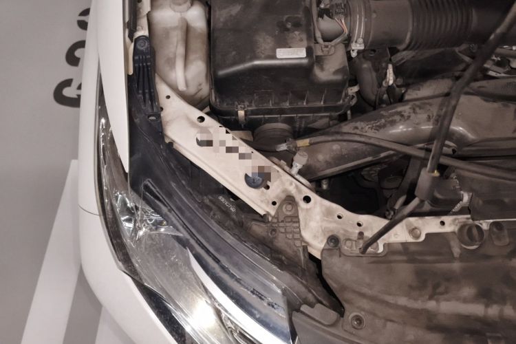 Used Mitsubishi Pajero  Engine Bay Right