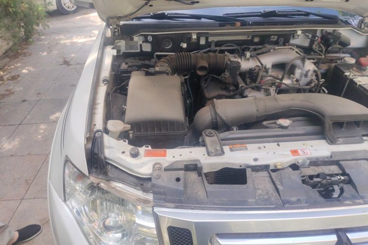 Used Mitsubishi Pajero 2019 3.0L Automatic Standard Edition Engine Bay Right