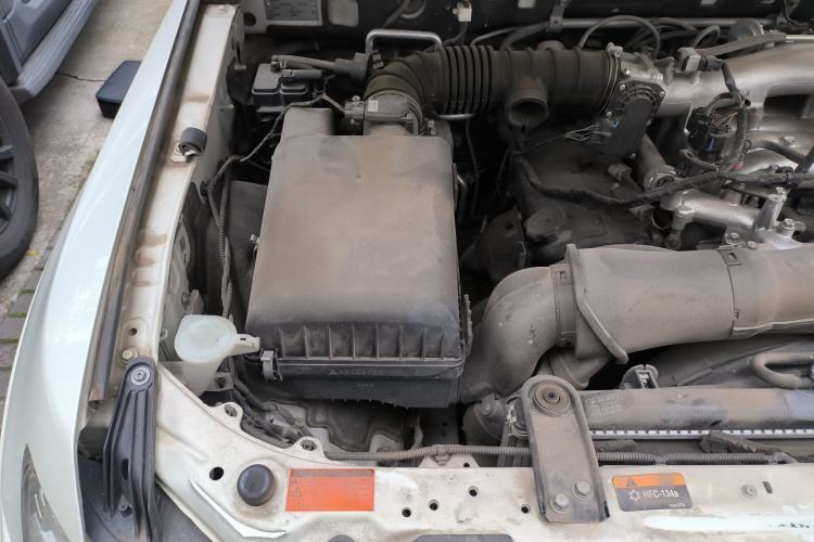 Used Mitsubishi Pajero 2019 3.0L Automatic Standard Edition Engine Bay Right
