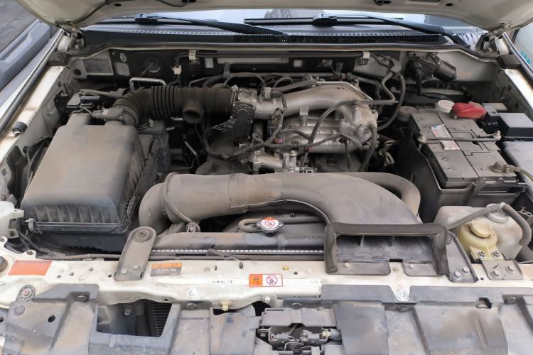 Used Mitsubishi Pajero 2019 3.0L Automatic Standard Edition Engine Bay