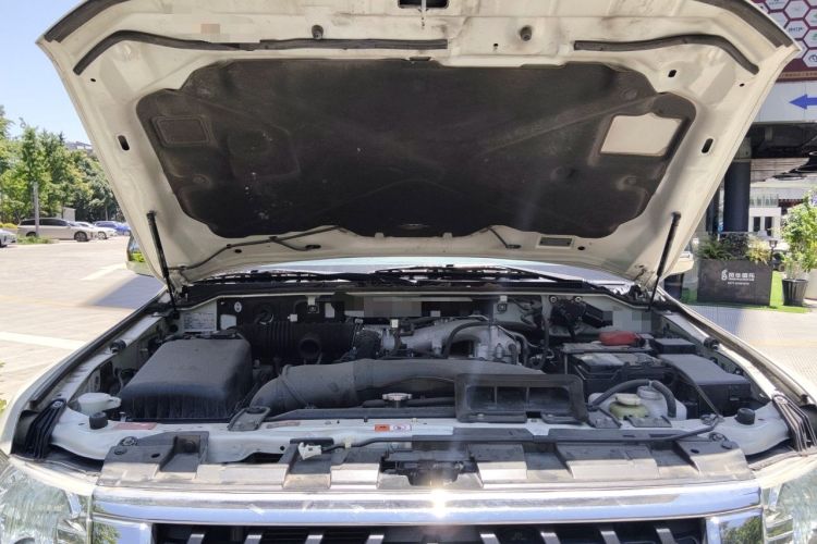 Used Mitsubishi Pajero 2019 3.0L Automatic Luxury Edition Engine Bay