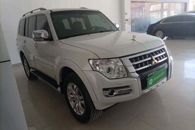 Used Mitsubishi Pajero 2019 V97 3.8L 5-Door GLS Middle East Edition Exterior 1