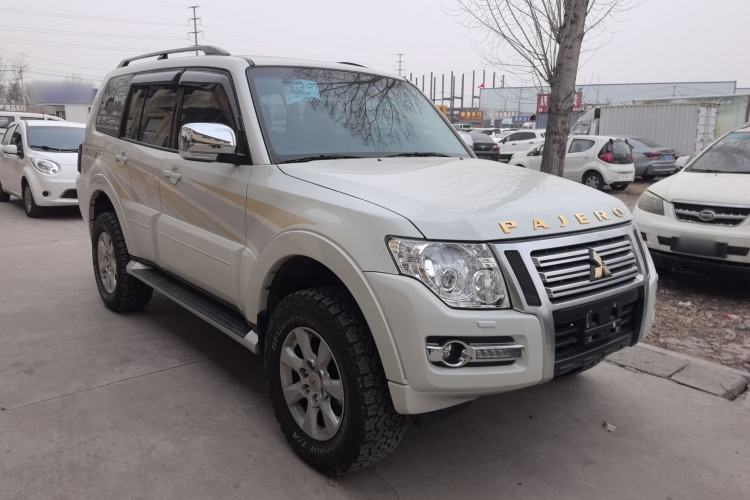 Used Mitsubishi Pajero 2019 3.0L Automatic Standard Edition Exterior 1