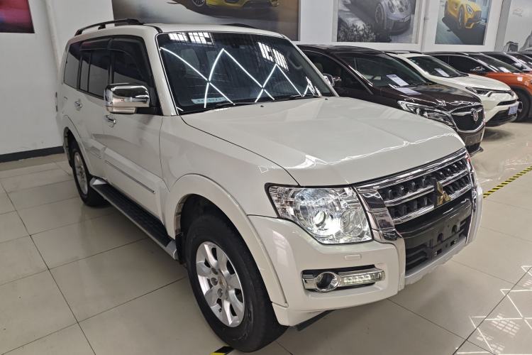 Used Mitsubishi Pajero 2019 3.0L Automatic Prestige Edition Exterior 1
