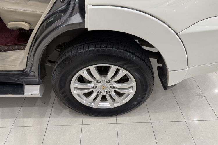 Used Mitsubishi Pajero 2019 V97 3.8L 5-Door GLS Sunroof Dual Differential – Middle East Exterior 10