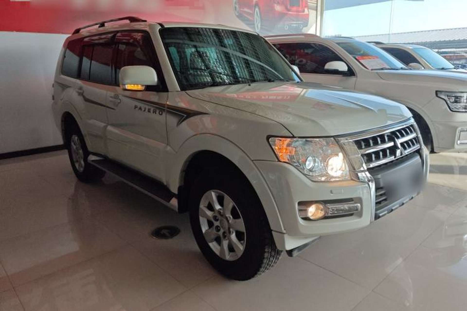 Used Mitsubishi Pajero 2019 3.0L Automatic Standard Edition Exterior 2