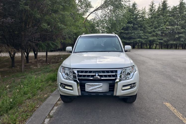 Used Mitsubishi Pajero 2019 3.0L Automatic Comfort Edition Exterior 2