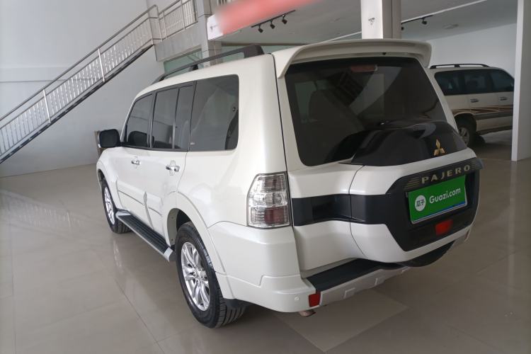 Used Mitsubishi Pajero 2019 V97 3.8L 5-Door GLS Middle East Edition Exterior 2