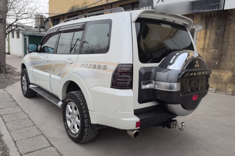 Used Mitsubishi Pajero 2019 3.0L Automatic Standard Edition Exterior 2