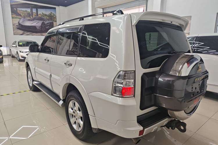 Used Mitsubishi Pajero 2019 3.0L Automatic Prestige Edition Exterior 2