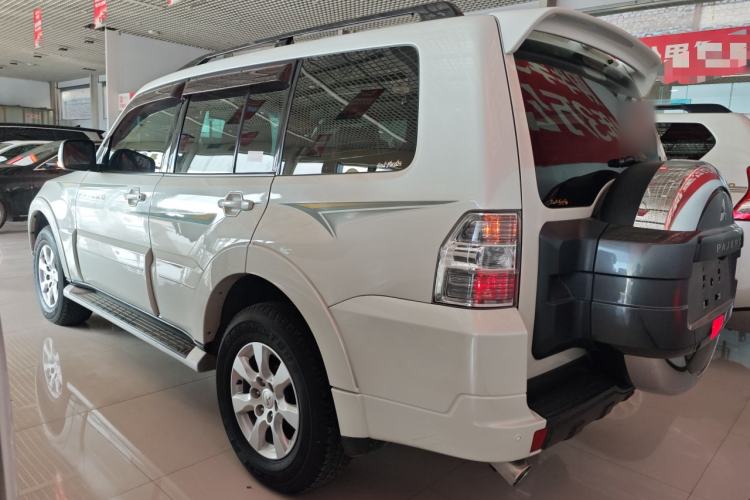 Used Mitsubishi Pajero 2019 3.0L Automatic Standard Edition Exterior 3