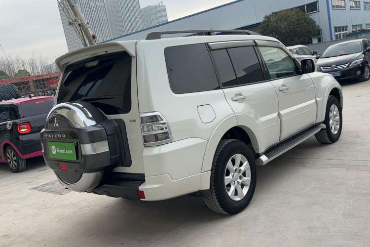 Used Mitsubishi Pajero 2019 3.0L Automatic Comfort Edition Exterior 3