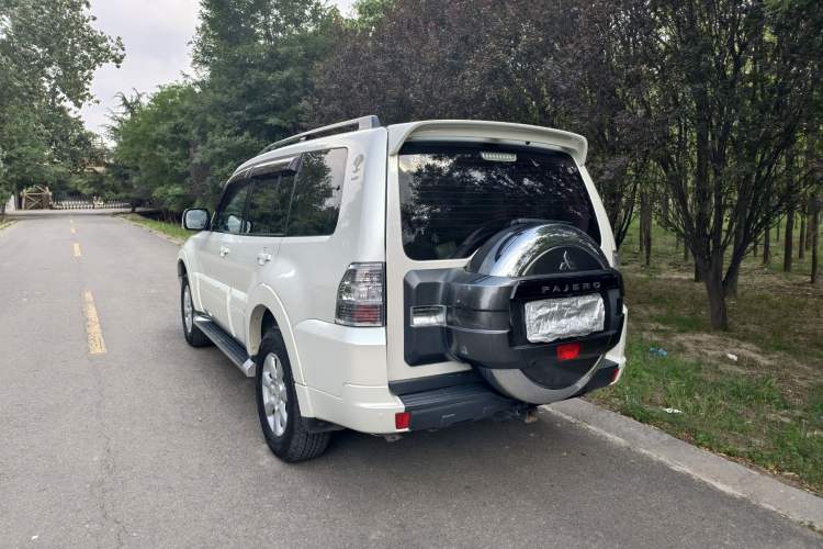 Used Mitsubishi Pajero 2019 3.0L Automatic Comfort Edition Exterior 3