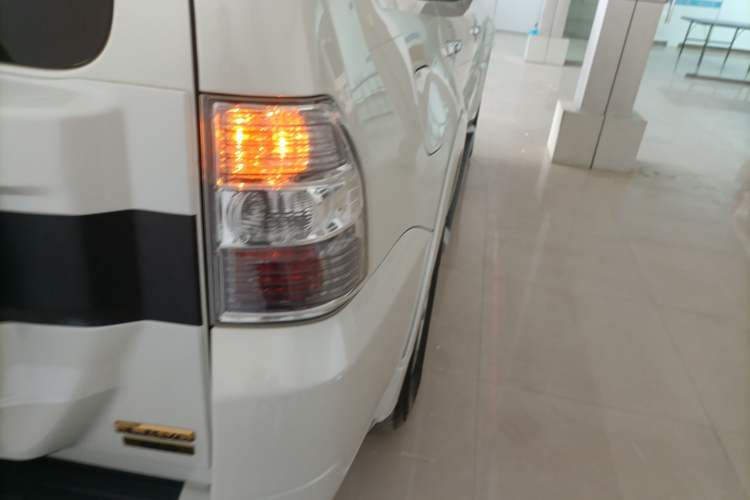 Used Mitsubishi Pajero 2019 V97 3.8L 5-Door GLS Middle East Edition Exterior 3