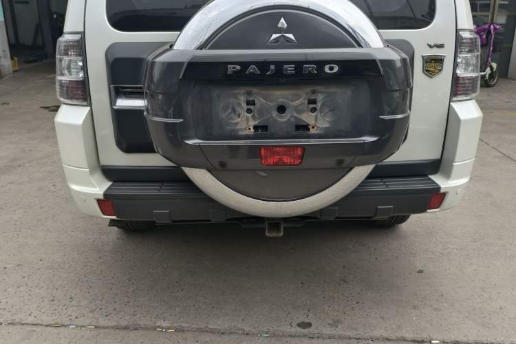 Used Mitsubishi Pajero 2019 3.0L Automatic Comfort Edition Exterior 6