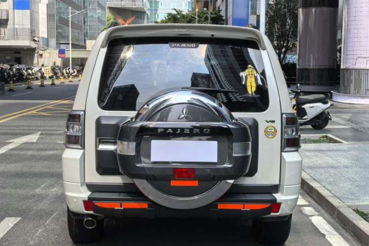 Used Mitsubishi Pajero 2019 3.0L Automatic Comfort Edition Exterior 7