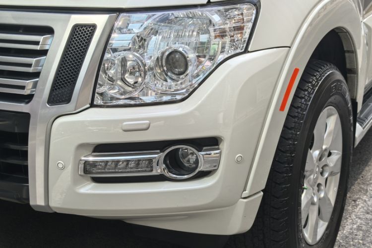Used Mitsubishi Pajero 2019 3.0L Automatic Comfort Edition Exterior 8
