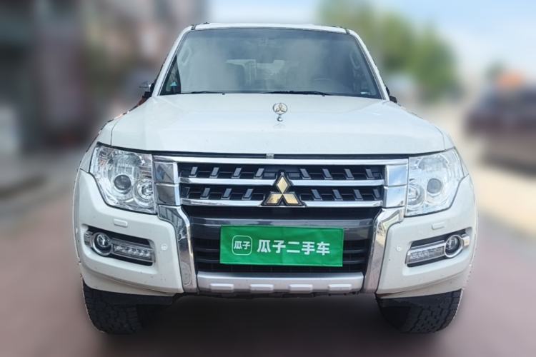 Used Mitsubishi Pajero  Front