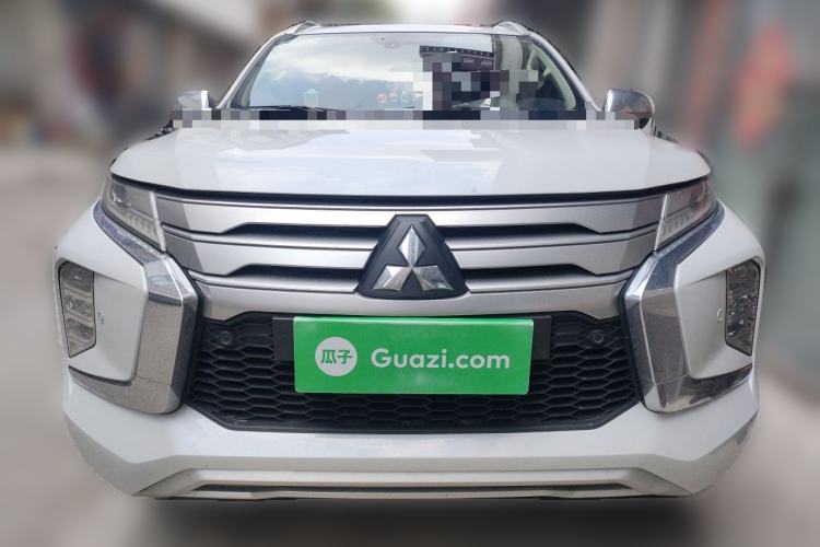 Used Mitsubishi Pajero  Front