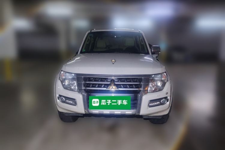 Used Mitsubishi Pajero  Front