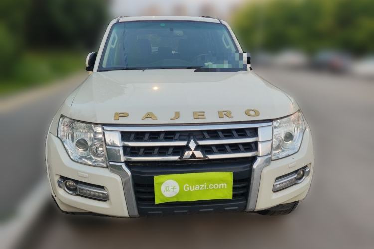 Used Mitsubishi Pajero 2019 3.0L Automatic Comfort Edition Front