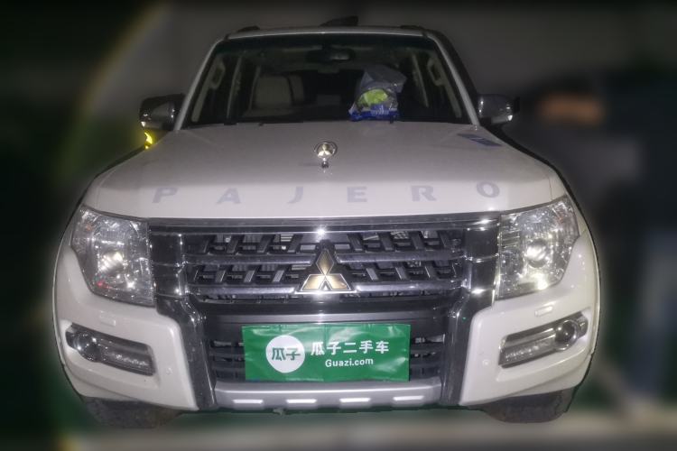 Used Mitsubishi Pajero  Front