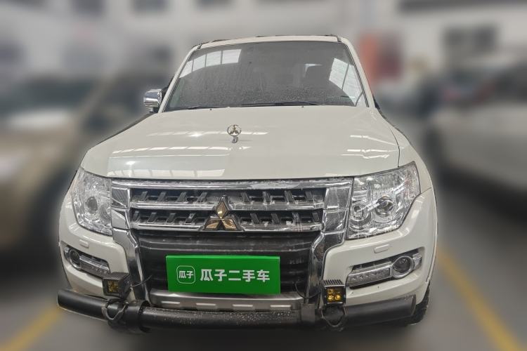 Used Mitsubishi Pajero  Front