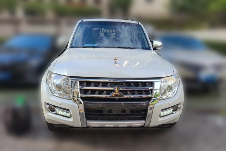 Used Mitsubishi Pajero 2019 V97 3.8L 5-Door GLS Sunroof Dual Differential – Middle East Front