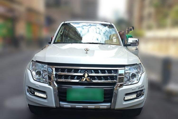 Used Mitsubishi Pajero 2019 V97 3.8L 5-Door GLS Middle East Edition Front