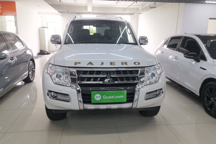 Used Mitsubishi Pajero 2019 3.0L Automatic Luxury Edition Front