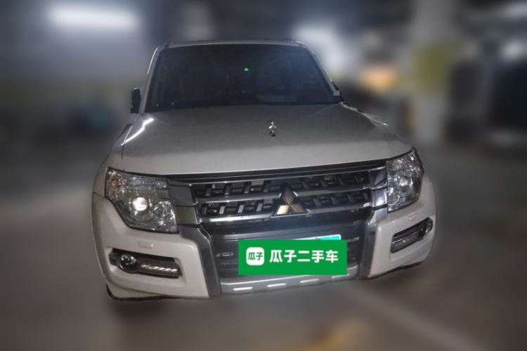 Used Mitsubishi Pajero 2019 V97 3.8L 5-Door GLS Middle East Edition Front