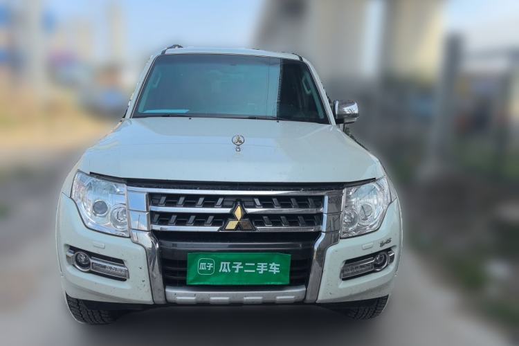 Used Mitsubishi Pajero  Front