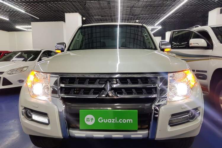 Used Mitsubishi Pajero 2019 3.0L Automatic Luxury Edition Front