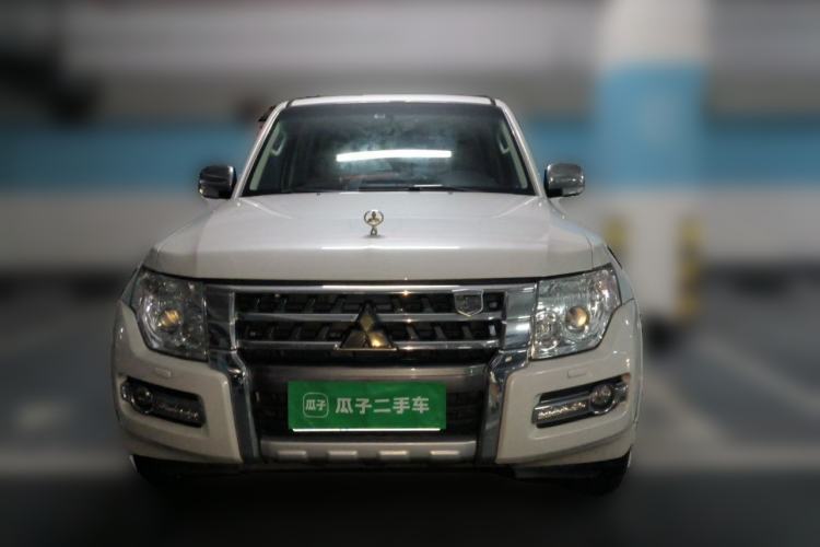Used Mitsubishi Pajero  Front