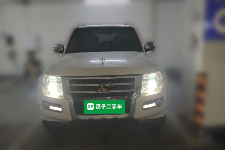 Used Mitsubishi Pajero 2019 V97 3.8L 5-Door GLS Sunroof Dual Differential – Middle East Front