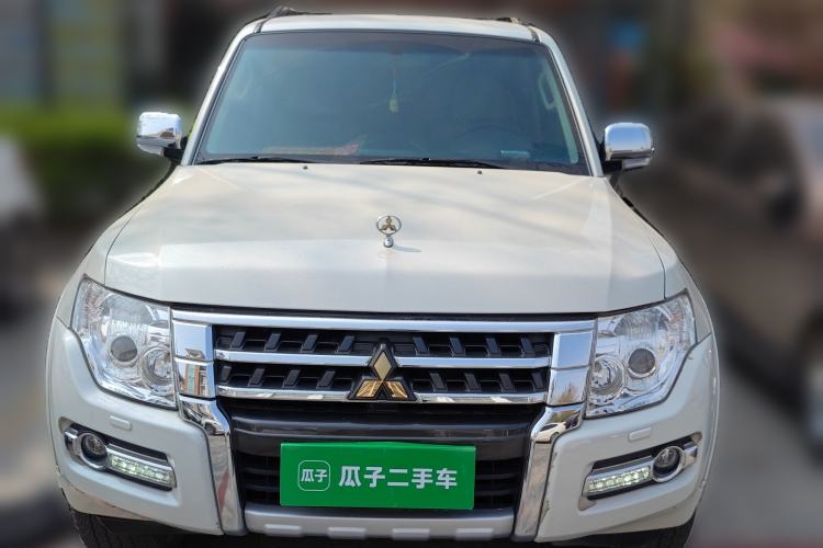Used Mitsubishi Pajero 2019 V97 3.8L 5-Door GLS Sunroof Dual Differential – Middle East Front