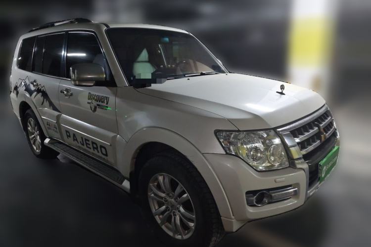 Used Mitsubishi Pajero 2019 V97 3.8L 5-Door GLS Sunroof Dual Differential – Middle East Front Right 45 Deg
