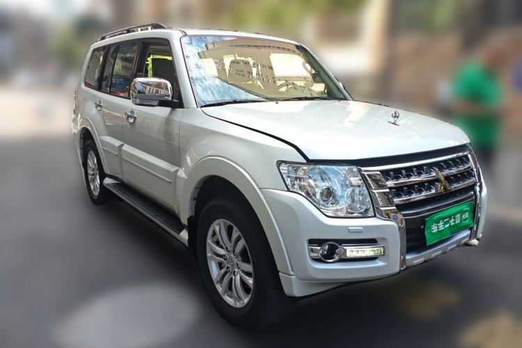 Used Mitsubishi Pajero 2019 V97 3.8L 5-Door GLS Middle East Edition Front Right 45 Deg